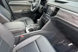 Volkswagen Atlas Cross Sport 2023 V6 SE 4dr SUV con Tecnología