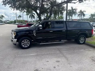 Ford F-250 Super Duty 2018 4x2 Lariat 4dr Crew Cab 6.8 ft. SB Pickup
