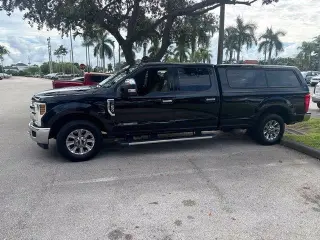 Ford F-250 Super Duty 2018 4x2 Lariat 4dr Crew Cab 6.8 ft. SB Pickup