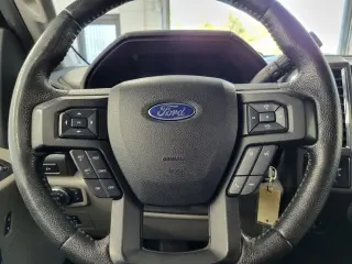 Ford F-150 2015 4x4 XLT 4dr SuperCrew con cabina de 5.5 ft.