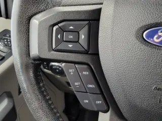 Ford F-150 2015 4x4 XLT 4dr SuperCrew con cabina de 5.5 ft.