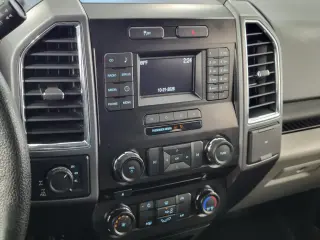 Ford F-150 2015 4x4 XLT 4dr SuperCrew con cabina de 5.5 ft.