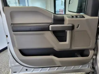 Ford F-150 2015 4x4 XLT 4dr SuperCrew con cabina de 5.5 ft.