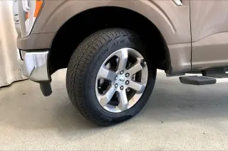 Ford F-150 2023 4x4 XLT 4dr SuperCrew 5.5 pies SB