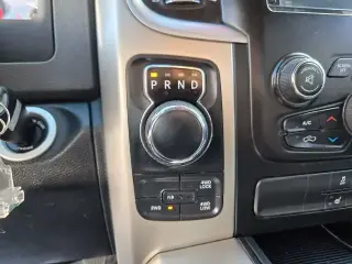 Ram 1500 2015 4x4 SLT 4dr Crew Cab 5.5 ft. SB Pickup