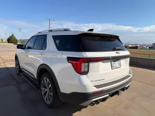 Ford Explorer 2025 AWD Platinum 4dr SUV