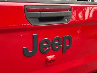 Jeep Gladiator 2021 4x4 Sport 4 puertas Cabina de tripulación 5,0 pies de cajón