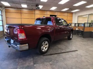 Ram 1500 2019 4x4 Big Horn 4dr Crew Cab 5.6 ft. SB Pickup