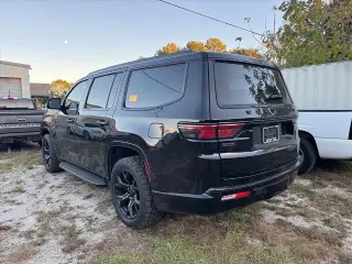 Jeep Wagoneer 2024 4x2 Serie II 4dr SUV