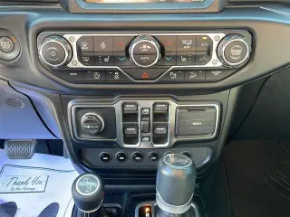 Jeep Wrangler Unlimited 2019 4x4 Sahara 4dr SUV