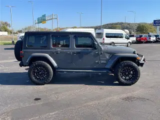 Jeep Wrangler Unlimited 2019 4x4 Sahara 4dr SUV