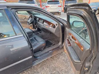 2001 Lincoln Town Car EXECUTIVE