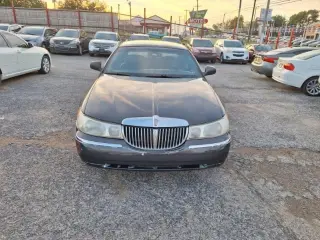 2001 Lincoln Town Car EXECUTIVE