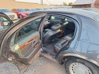 2001 Lincoln Town Car EXECUTIVE