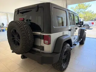 Jeep Wrangler Unlimited 2017 4x4 Sport 4dr SUV