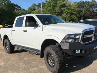 Ram 1500 Classic 2019 4x4 Tradesman 4dr Crew Cab 5.5 ft. SB Pickup