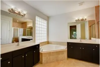 Propiedad de alquiler con 4 dormitorios y 3.5 baños en LAKE WORTH BEACH