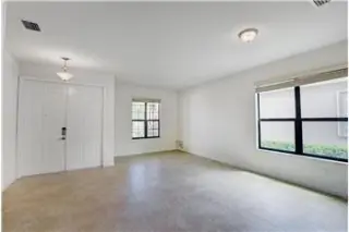 Propiedad de alquiler con 4 dormitorios y 3.5 baños en LAKE WORTH BEACH