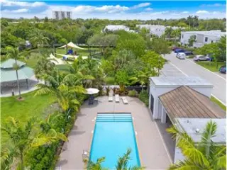Propiedad de alquiler con 3 dormitorios y 2.5 baños en FORT LAUDERDALE