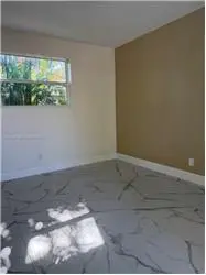 Propiedad en alquiler con 3 dormitorios y 2 baños en HOLLYWOOD