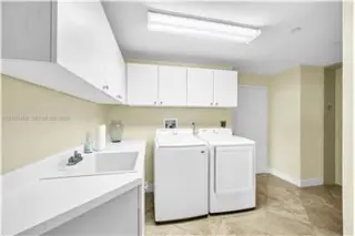 Propiedad en renta con 3 dormitorios y 2.5 baños en AVENTURA