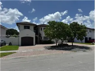 Propiedad en alquiler con 3 dormitorios y 2.5 baños en Miami