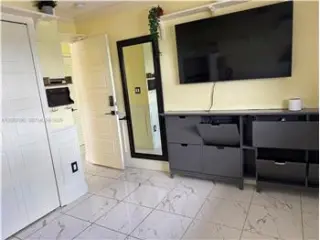 Propiedad en alquiler con 3 dormitorios y 2.5 baños en Miami
