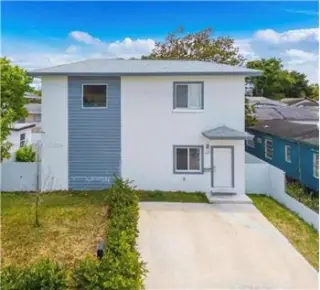 Propiedad de alquiler con 4 dormitorios y 2.5 baños en Miami