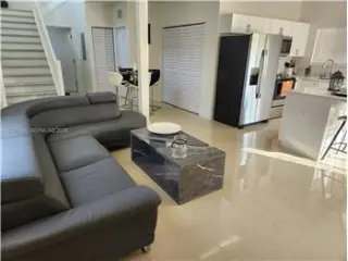 Propiedad de alquiler con 4 dormitorios y 2.5 baños en Miami