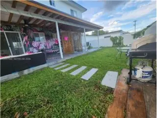 Propiedad de alquiler con 4 dormitorios y 2.5 baños en Miami