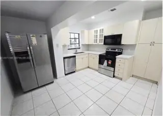 Propiedad en renta con 2 dormitorios y 0 baños en Miami
