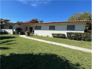 Propiedad en alquiler con 4 dormitorios y 2 baños en Miami
