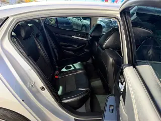 2022 Nissan Maxima SV