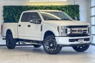 Ford F-250 Super Duty 2018 4x4 XLT 4dr Crew Cab 8 ft. LB Pickup