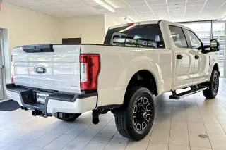 Ford F-250 Super Duty 2018 4x4 XLT 4dr Crew Cab 8 ft. LB Pickup