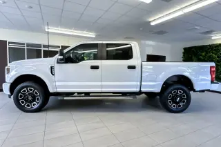 Ford F-250 Super Duty 2018 4x4 XLT 4dr Crew Cab 8 ft. LB Pickup