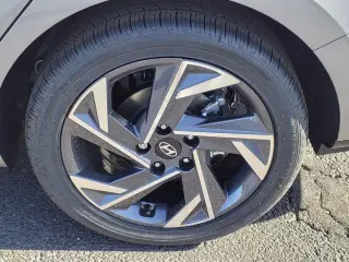 Hyundai ELANTRA Hybrid 2025 SEL Sport 4dr Sedan
