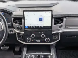 Ford Expedition MAX 2022 4x4 XLT SUV de 4 puertas