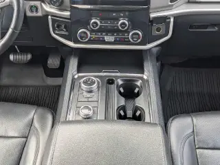 Ford Expedition MAX 2022 4x4 XLT SUV de 4 puertas