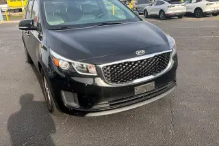 Kia Sedona 2018 LX 4 puertas Minivan