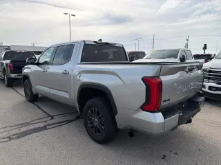 Toyota Tundra 2024 4x4 SR5 4dr CrewMax Cab Pickup SB