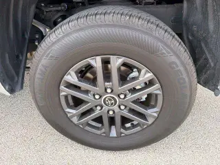 Toyota Tundra 2024 4x4 SR5 4dr CrewMax Cab Pickup SB
