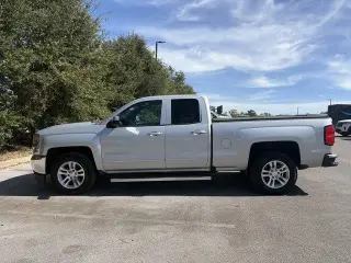 Chevrolet Silverado 1500 2016 4x2 LT 4puertas Cabina Doble 6.5 pies.
SB