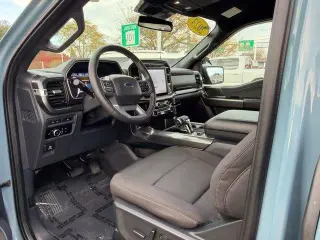 Ford F-150 2023 4x4 XLT 4dr SuperCrew 5.5 ft. SB