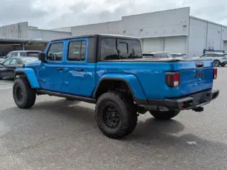 Jeep Gladiator 2021 4x4 Sport 4dr Crew Cab 5.0 ft. SB