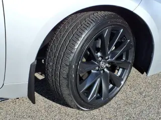 Toyota Corolla 2023 SE Sedán 4 puertas