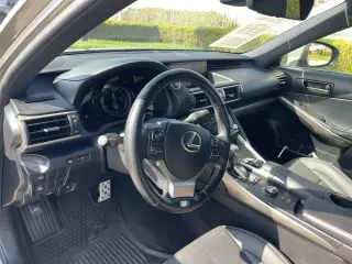 Lexus IS 350 2017 AWD 4dr Sedán