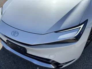 Toyota Prius Plug-in Híbrido 2025 XSE Premium 4 puertas Hatchback