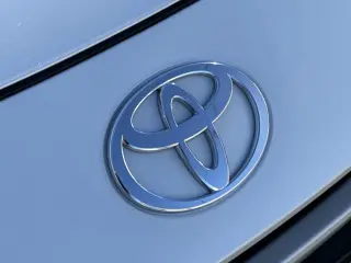 Toyota Prius Plug-in Híbrido 2025 XSE Premium 4 puertas Hatchback