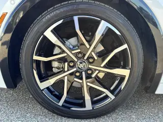 Toyota Prius Plug-in Híbrido 2025 XSE Premium 4 puertas Hatchback